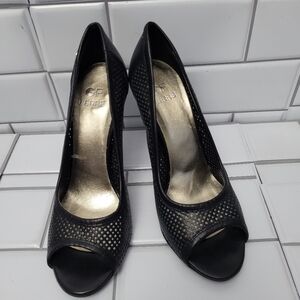 GIANFRANCO FERRE GF Women’s Black Leather Peep Hole Pump Laser Cut Out DetailM